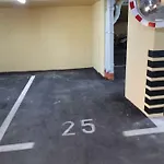 Eni With Garage Parking *