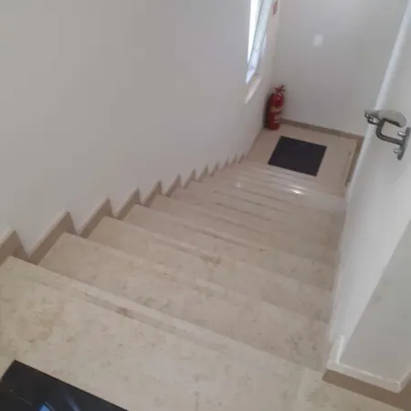 Eni With Garage Parking Spalato