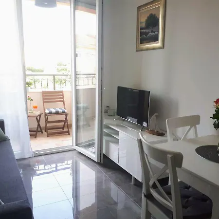 Eni With Garage Parking Lejlighed *