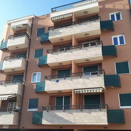 Eni With Garage Parking